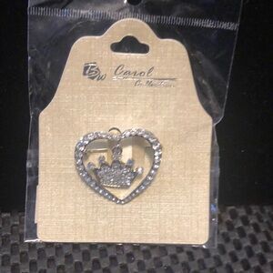 💗 Very pretty  Vintage heart and crown brooch